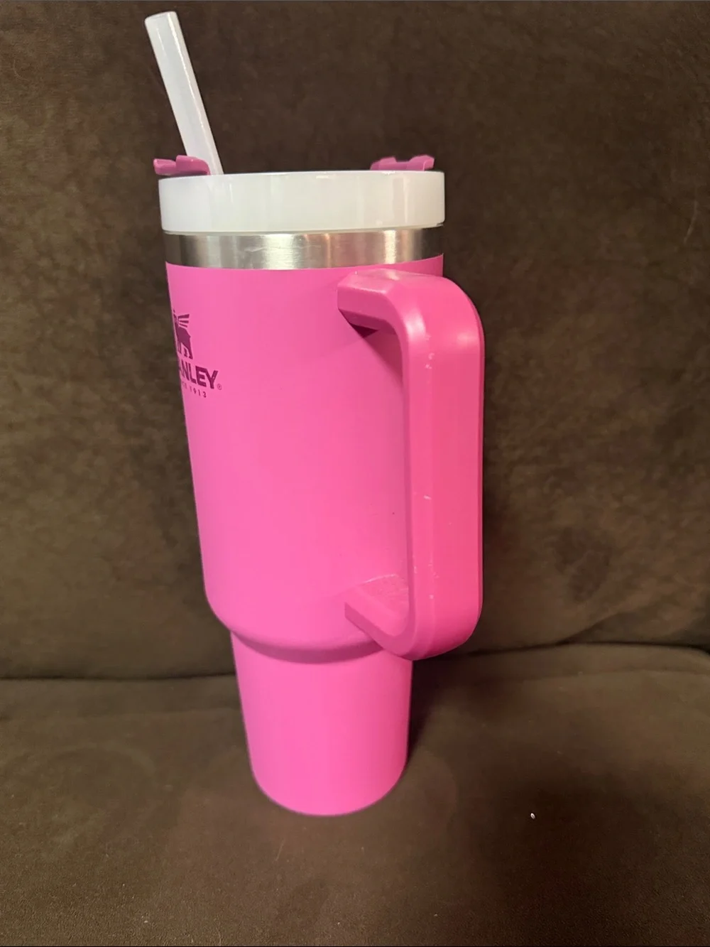 Stanley Hot Pink Travel Mug with White Lid and Handle - Picture 2 of 6